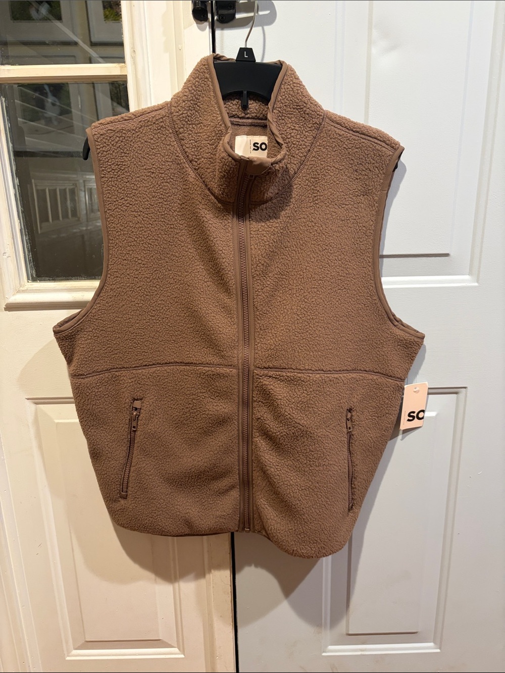 NWT SO Junior’s Taupe Sherpa Vest with Full Zip sz L